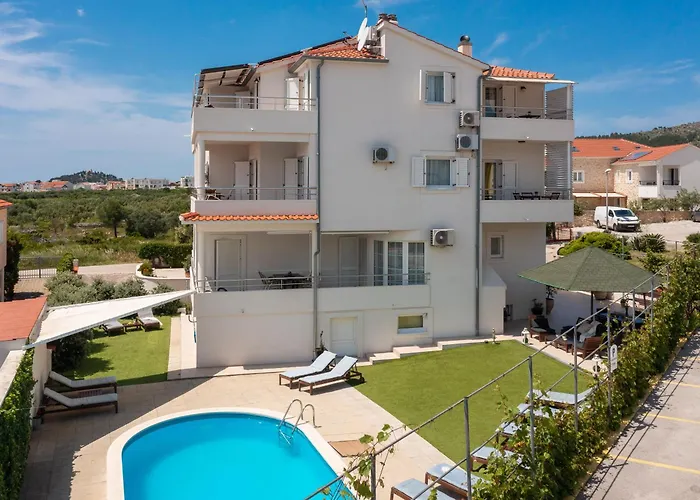 Apartments Tihi III