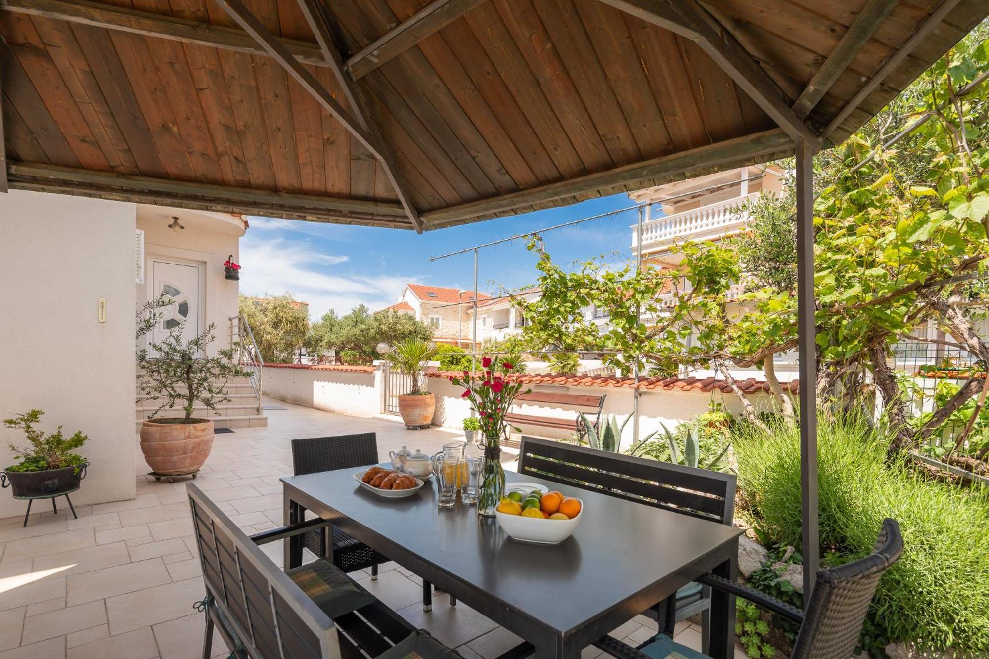 Tihi Iii Apartment