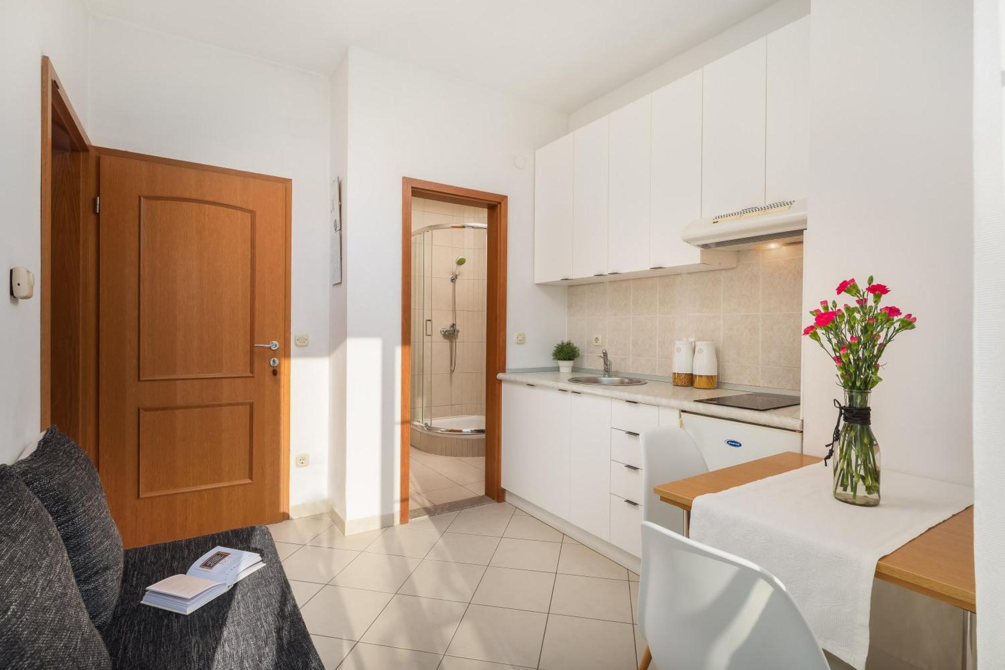 Tihi Iii Apartment Vodice